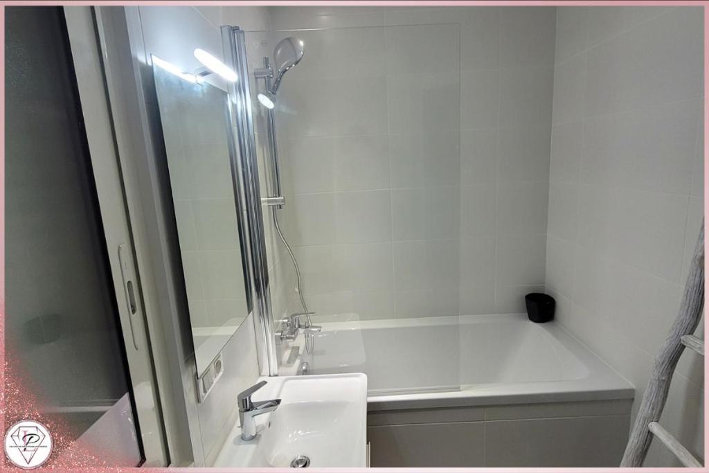 Les Mouettes, Bel Appartement A 50M Des Plages De วัลราส์-ปลาจ ภายนอก รูปภาพ